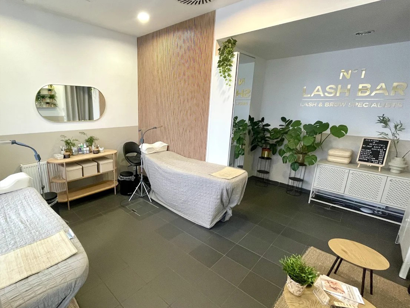 No.1 Lash Bar salón pracovisko